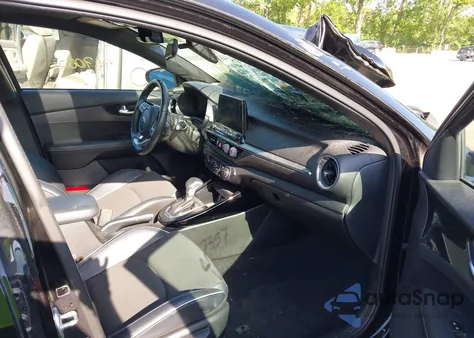 2021 Kia Forte Gt-Line z USA, uszkodzony, nr VIN 3KPF34AD4ME307615